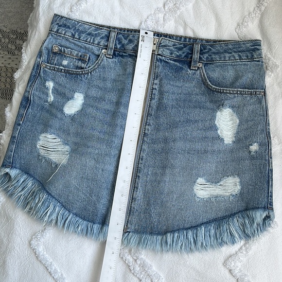 Garage Distressed Frayed Denim Zipper Skirt - Picture 10 of 10